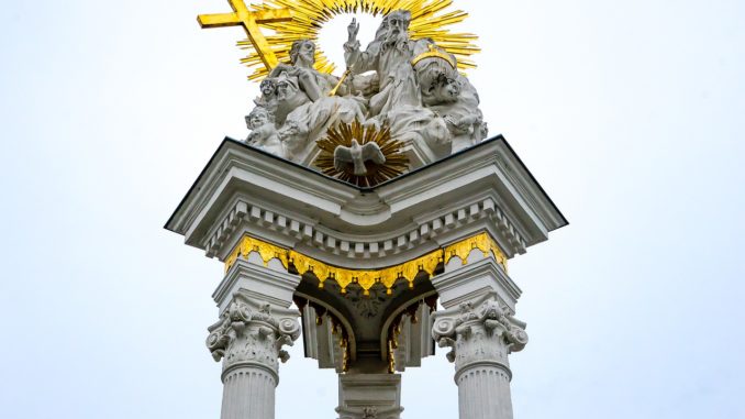 krems, lower austria, statue
